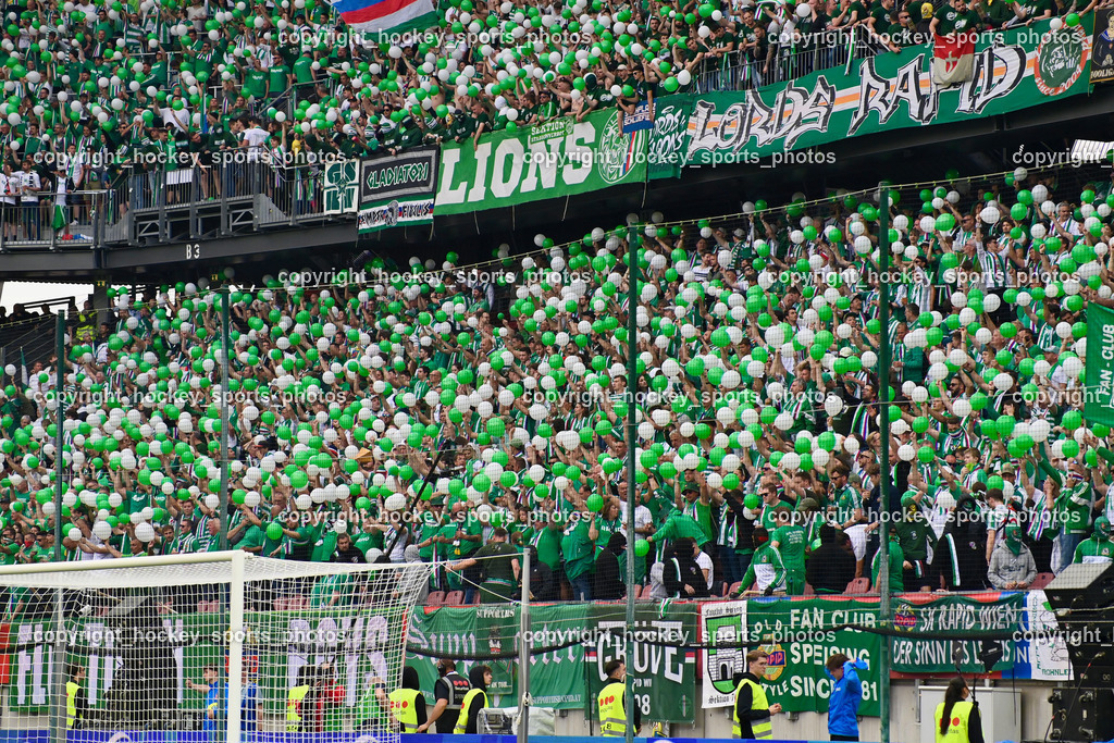 SK Puntigamer Sturm vs. SK Rapid Wien Siegerehrung, Impressionen | SK Rapid Wien Fans, SK Puntigamer Sturm vs. SK Rapid Wien Siegerehrung, Impressionen, SK Puntigamer Sturm vs. SK Rapid Wien Siegerehrung, Impressionen am 01.05.2024 in Klagenfurt (Wörthersee Stadion ), Austria, (Photo by Bernd Stefan)