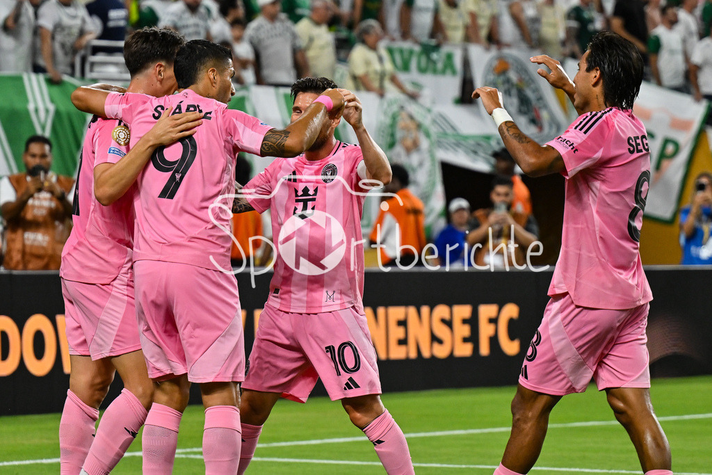Inter Miami CF - Palmeiras Sao Paulo | Jubel nach dem Treffer zum 1-0 durch Tadeo ALLENDE (Inter Miami 21) / Tor / Torschuetze / Freude / Happy / FIFA Club World Cup: Inter Miami CF - Palmeiras Sao Paulo, Hard Rock Stadium am 23.06.2025 / NOT FOR SALE IN USA