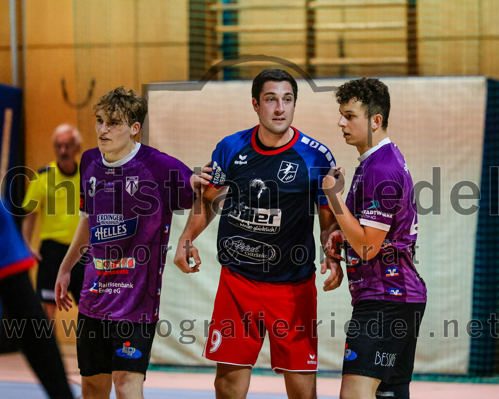 2023-10-14_073_SpVgg_Altenerding_gegen_HSG_Freising_Neufahrn | Erding, Deutschland, 14.10.2023:
Handball, Bezirksoberliga Männer 2023 / 2024, 4. Spieltag, SpVgg Altenerding gegen HSG Freising-Neufahrn, Endergebnis: 27:26

Jabob Thees (SpVgg Altenerding, #3), Alexander Heldner (HSG Freising-Neufahrn, #9)

Foto: Christian Riedel / fotografie-riedel.net