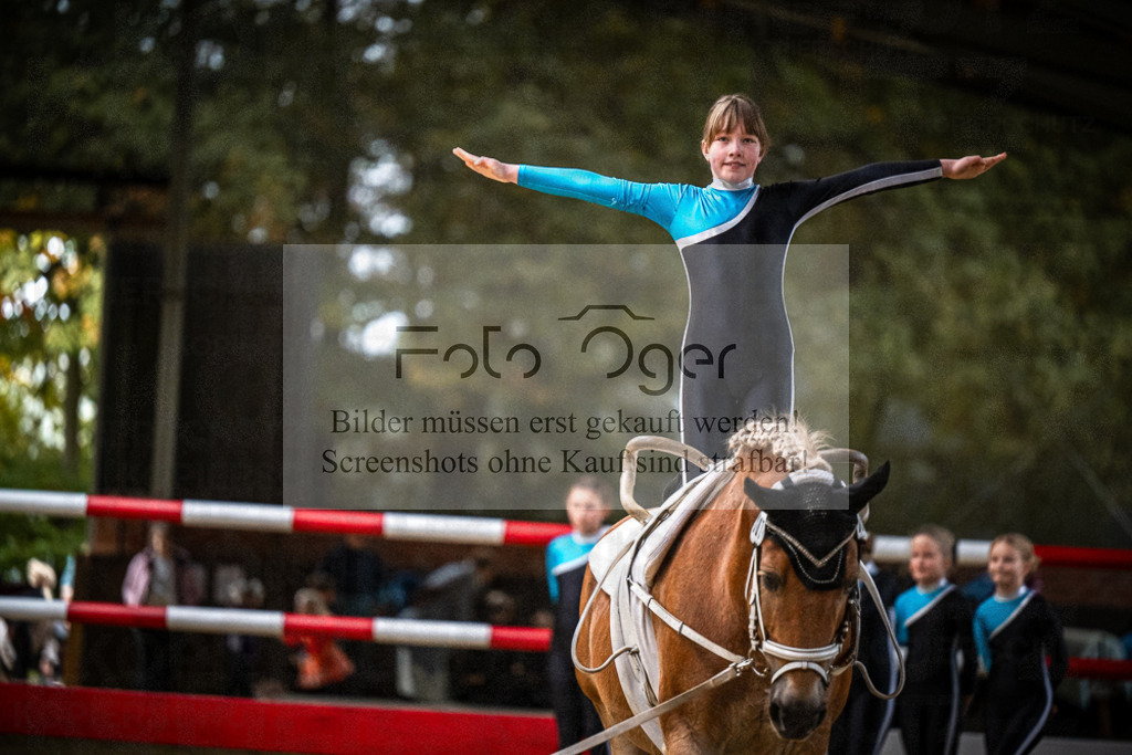 DOS_0130 | Entdecke hochwertige Reitturnierfotos von Foto Oger. Professionell, emotional und authentisch – jetzt Lieblingsmomente im Shop bestellen.Deutschlandweite Turnierfotografie. - Realisiert mit Pictrs.com