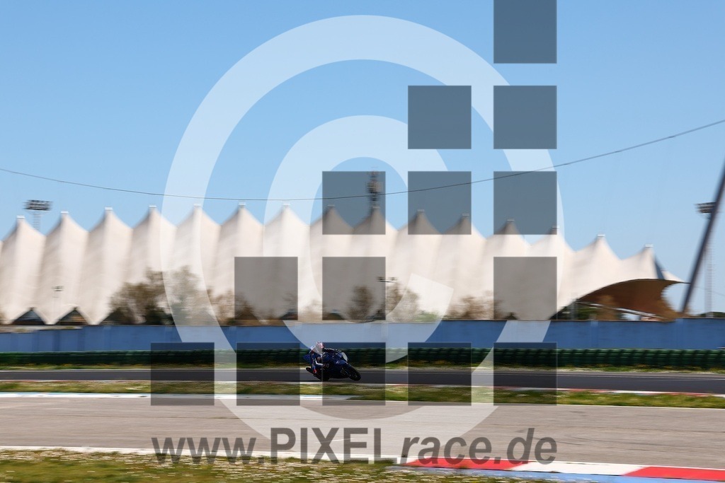 0240-20260404_07921 | Schöne Erinnerungen an spannende Momente - das festzuhalten ist unser Job. PIXELrace.de ist seit 2003 auf den Rennstrecken Europas unterwegs um die Action draußen beim Fahren und die wunderbare Stimmung imm Fahrerlager für euch einzufangen.