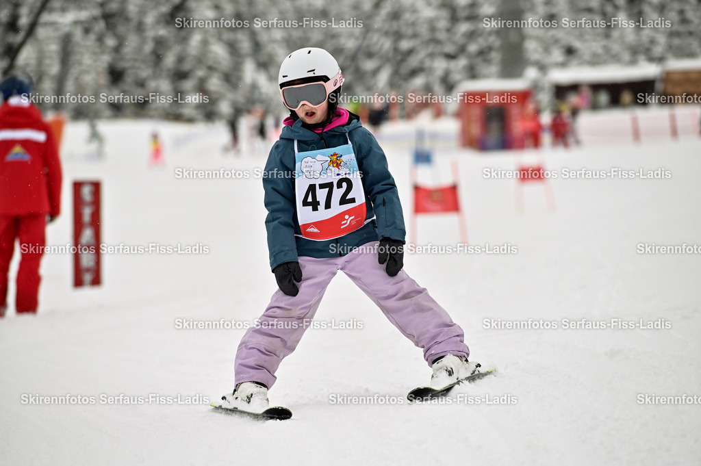 SRF_20.02.2026_0318 | Skirennfotos,Serfaus,Fiss,Ladis,Kinderskirennen,Winter,Tirol,Oberland,skirace,SFL,feelfree,weil wir's genießen,ski,Ski,skifahren,Sonnenplateau, - Realisiert mit Pictrs.com