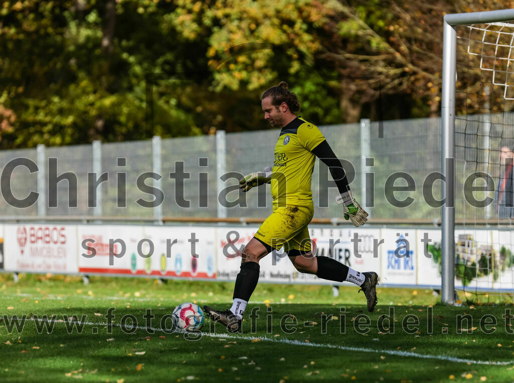2023-11-05_080_FC_Herzogstadt_gegen_TuS_Oberding | Erding, Deutschland, 05.11.2023:
Fußball, Kreisklasse 2023 / 2024, 14. Spieltag, FC Herzogstadt gegen TuS Oberding, Endergebnis: 4:5

Torwart Florian Leininger (FC Herzogstadt, #22)

Foto: Christian Riedel / fotografie-riedel.net