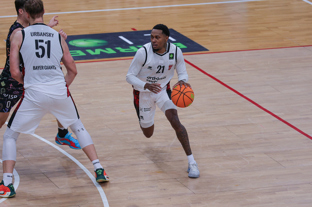 Pro A BAYER GIANTS vs Uni Baskets Münster-73 | Fotos von Basketballspielen aus dem Raum NRW fotografiert von Gero Mueller-Laschet und Daniel Schaefer - Realisiert mit Pictrs.com