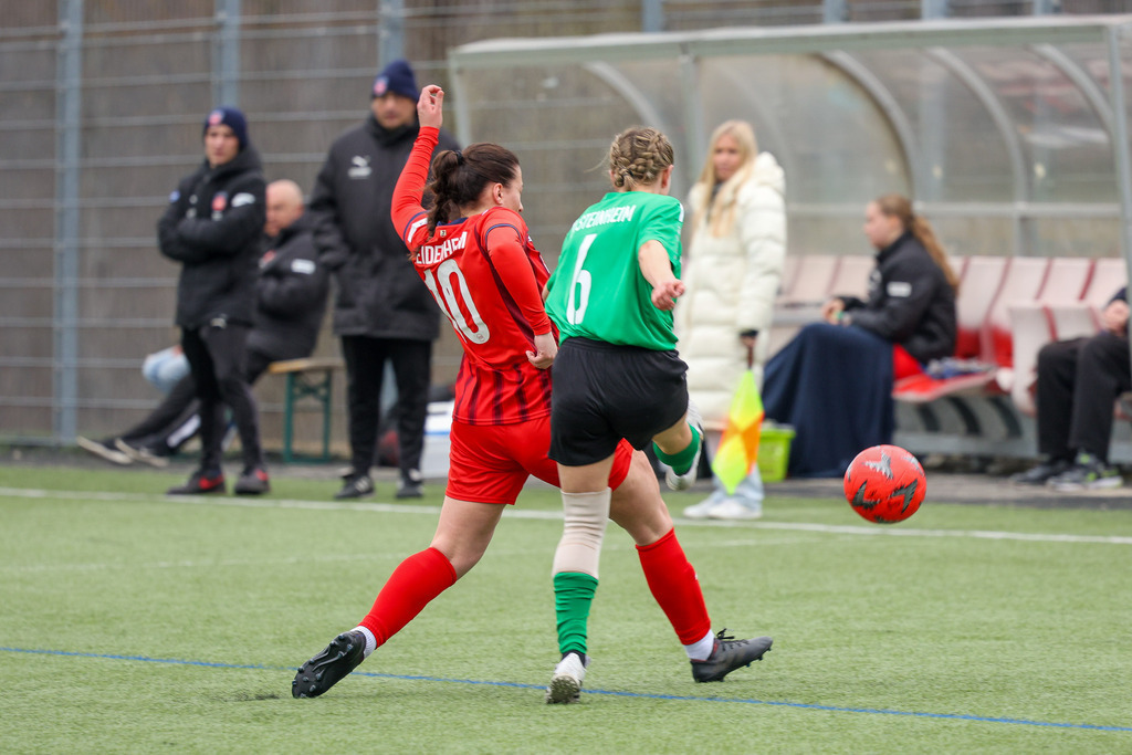 20260315-FCH-Steinheim_045 | 1.FC Heidenheim 1846 II vs. TV Steinheim, Fußball, Frauen, Bezirksliga, 2025/2026, 12. Spieltag, 15.03.2026 in Heidenheim, Kunstrasen b. Voith-Arena West(Foto: Michael Bulling) - Realisiert mit Pictrs.com