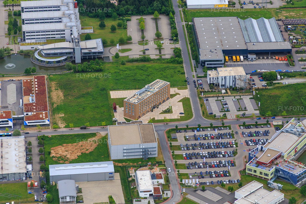 Luftbild: Tobbaccon Hotel in Bensheim im Bundesland Hessen in Deutschland. Foto: IMG_088978.jpg vom 20.05.2016 durch Werner Riehm/FLY-FOTO.deHotel Tobbaccon