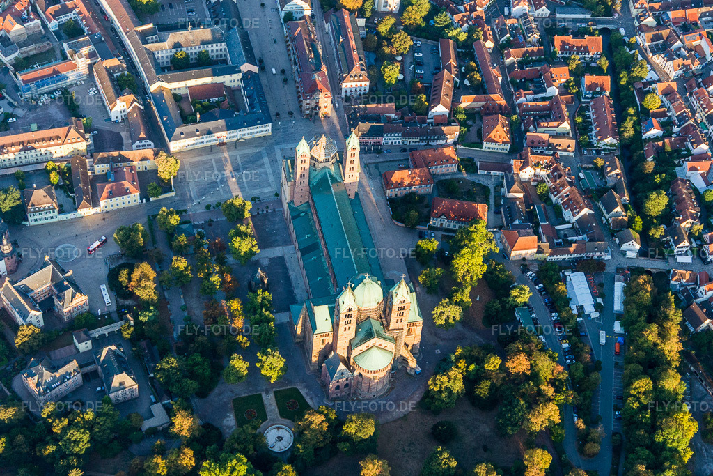 Luftbild: Dom zu Speyer in Speyer im Bundesland Rheinland-Pfalz in Deutschland. Foto: IMG_110865.jpg vom 08.09.2018 durch Werner Riehm/FLY-FOTO.de