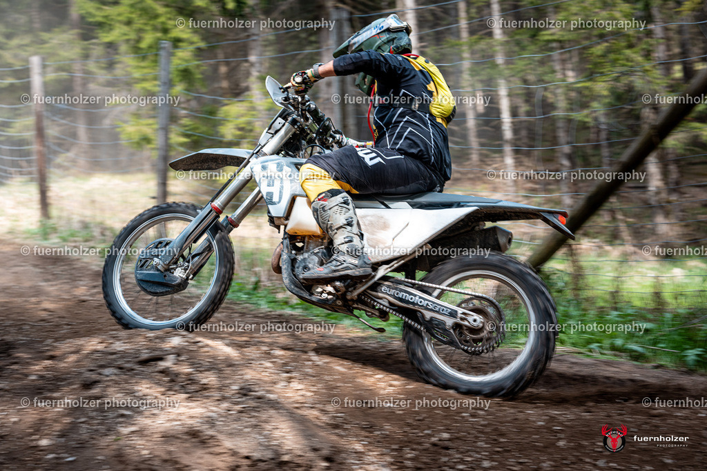 fuernholzer_250501-C1-866 | Fotografische Impressionen von der Red Stag Enduro Extreme by fuernholzer-photography.com. Endurosport in Österreich fotografisch festgehalten von fuernholzer. Auftragsfotografie für Private, Gewerbefotos und Industriefotografie. Eventfotografie, Sportfotografie und Motorsportfotografie. Anbieter von Fotoworkshops, Fototraining, fotografischen Vorträgen und Fotoseminaren.