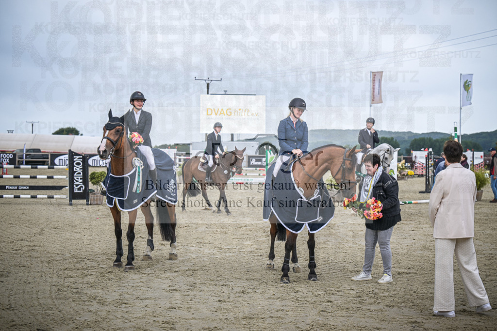 DOS_0091 | Entdecke hochwertige Reitturnierfotos von Foto Oger. Professionell, emotional und authentisch – jetzt Lieblingsmomente im Shop bestellen.Deutschlandweite Turnierfotografie. - Realisiert mit Pictrs.com