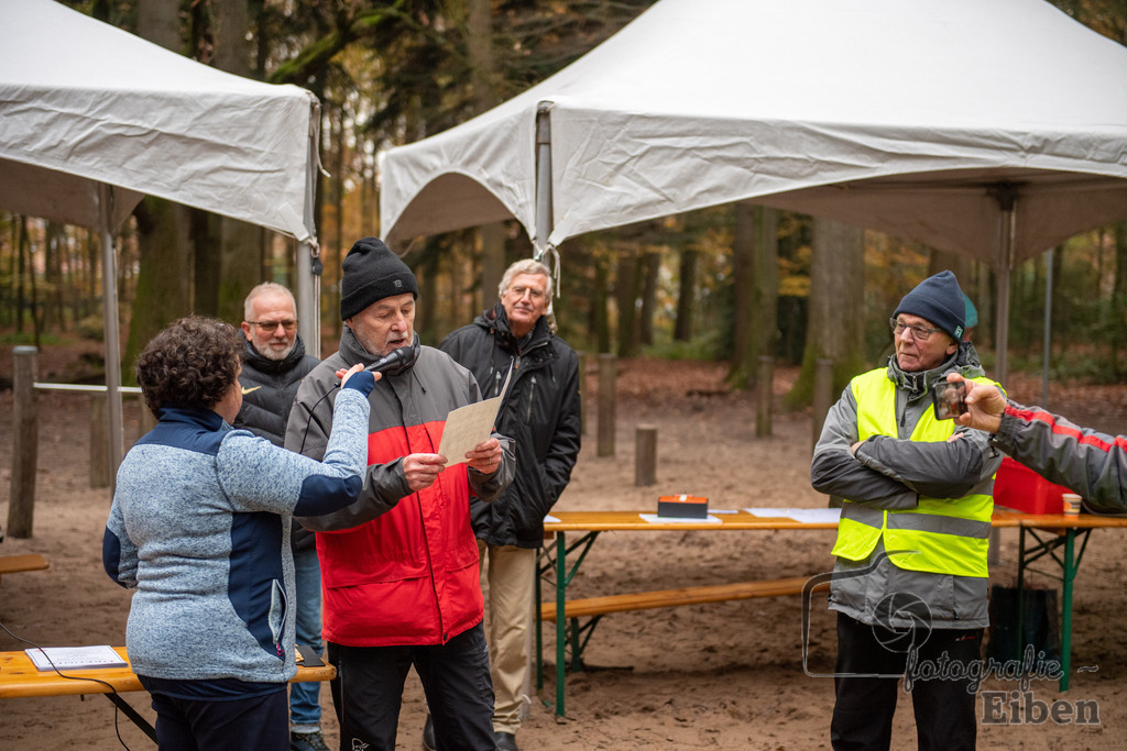 9000m Lauf Cross-Bezirks und Kreismeisterschaften | 9000m Lauf Cross-Bezirks und Kreismeisterschaften am 18.11.2023 in Wildenloh (), Deutschland, Photo: Philip Eiben 2023 - Realisiert mit Pictrs.com