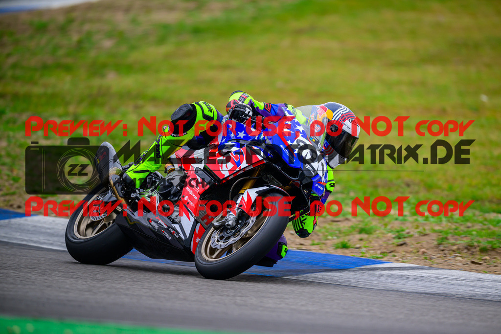 MaZZes_Fotomatrix_20250421_6007705_7351 | WEISS