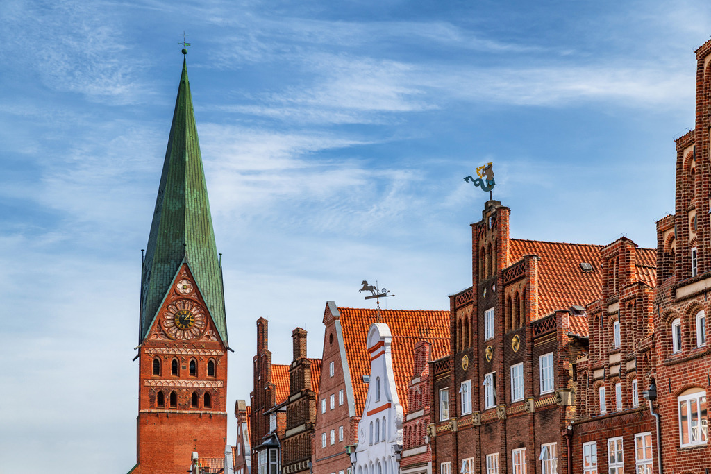 10260907 - St. Johannis Kirchturm und Dachgiebel | Erhältlich als hochwertiges Wandbild auf Leinwand, Acrylglas, Alu-Dibond, Poster oder digital als Download, einfach über "Bestellen" konfigurieren.