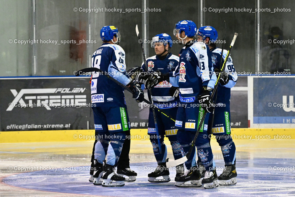 ESC Steindorf vs. MET PHOTOVOLTAIK HORNETS SPITTAL | Jubel ESC Steindorf Mannschaft, #18 Pewal Martin ESC Steindorf, #92 Ratz Patrick ESC Steindorf, #43 Oraze Martin ESC Steindorf, #95 Gelfanov Ruslan ESC Steindorf, ESC Steindorf vs. MET PHOTOVOLTAIK HORNETS SPITTAL, ESC Steindorf vs. MET PHOTOVOLTAIK HORNETS SPITTAL am 26.10.2024 in Steindorf (Ossiachersee Halle), Austria, (Photo by Bernd Stefan)
