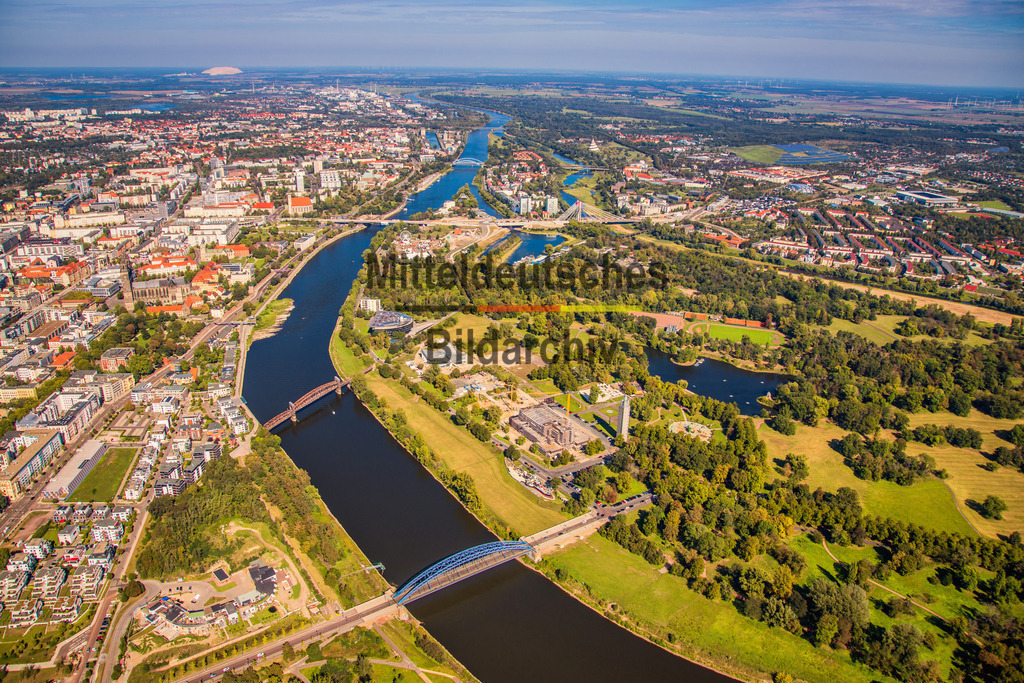 Magdeburg Luftbild Elbe Sternbrücke Stadthalle Stadtpark-6850 | Magdeburg elbverlauf stadtpark und Stadthalle - Realisiert mit Pictrs.com