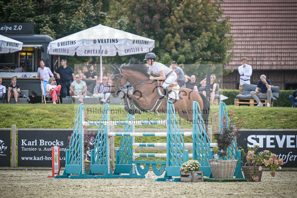 DOS_1872 | Entdecke hochwertige Reitturnierfotos von Foto Oger. Professionell, emotional und authentisch – jetzt Lieblingsmomente im Shop bestellen.Deutschlandweite Turnierfotografie. - Realisiert mit Pictrs.com