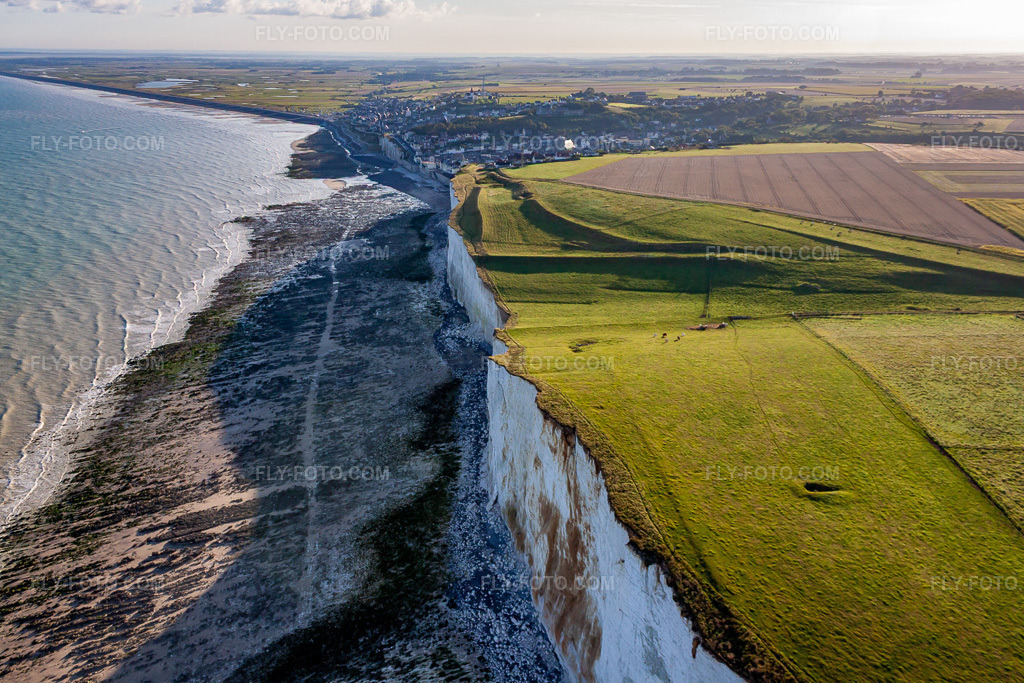 Aerial view: Coastal landscape on the rocky cliffs of the English Channel in Ault in the state Somme, France.Photo: IMG_70845.jpg taken on 08/24/2014 by Werner Riehm/FLY-FOTO.comResolution of the original: 4752 x 3168 px