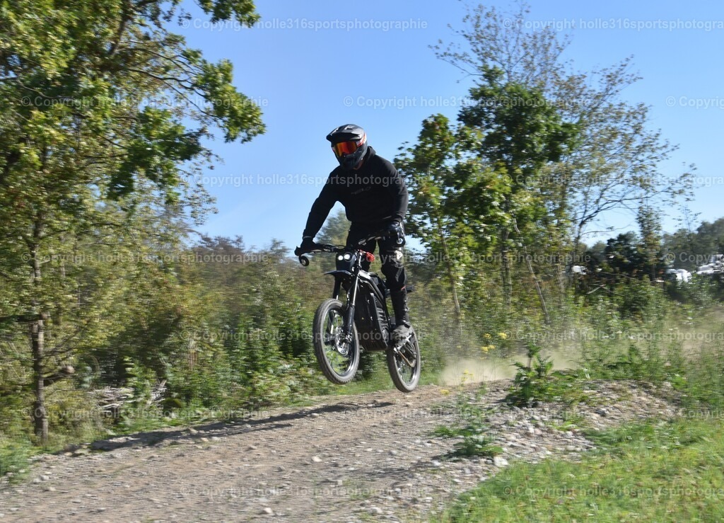 DSC_0024 | Sportfotografie , Motorsport, Motoross, Reitsport, Mointainbike, Enduro,
Landschaft , Outdoor, Eventfotografie, Landschaft, Bilder online bestellen - Realisiert mit Pictrs.com