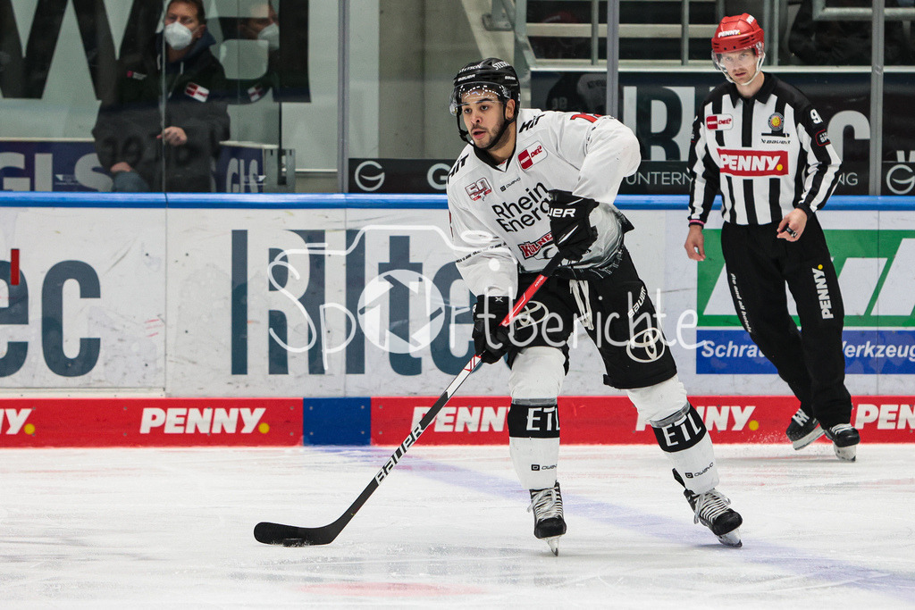 Augsburger Panther - Koelner Haie  | Nicholas BAPTISTE (KEC #13) am Puck