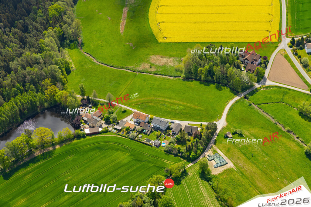 Die Luftaufnahme Schwärzdorf - Mitwitz wurde 2022 vom Flugzeug aus (keine Drohne) erstellt. Hohe Auflösung -für große Poster und Wandbilder geeignet - Garantiert!