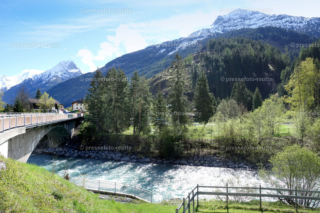 welltvi-Lechfluss bei haeselgehr-09052019-DSD01052 | Info aus dem Bezirk Reutte/Ausserfern Tirol sowie eine umfangreiche Bilddatenbank über die gesamte Region: Lechtal, Talkessel Reutte, Tannheimertal, Zwischentoren. Lech, Plansee, Zugspitze, Grenztunnel, B179, Fernpassstraße, Verkehr, Lawinen, Tradition, - Realisiert mit Pictrs.com