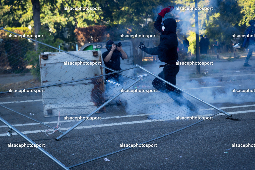 9L6A3849 | manifestation de lycéens à Strasbourg, le 6 octobre 2026, dans le cadre d’un mouvement national de protestation contre les conditions d’apprentissage. - Realisiert mit Pictrs.com