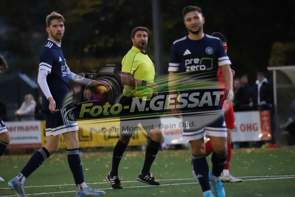 FC RW Kirchlengern - SVKT 07 Minden | Auf dem Bild zu sehen: Schiedsrichter: Eugen FritzFC RW Kirchlengern, SVKT 07 Minden, Saison 25/26, Landesliga, Kirchlengern, Deutschland - Realisiert mit Pictrs.com