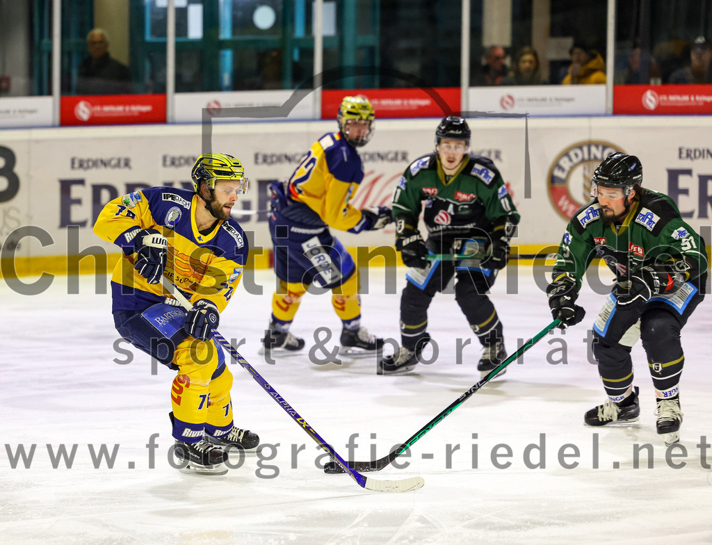 2022-10-30_032_TSV_Erding_gegen_ESC_Riverrats_Geretsried | Erding, Deutschland, 30.10.2022:
Eishockey, Bayernliga 2022 / 2023, 9. Spieltag, TSV Erding gegen ESC Riverrats Geretsried, Endergebnis: 3:5

Rudolf Lorenz (Erding Gladiators, #91)

Foto: Christian Riedel / fotografie-riedel.net