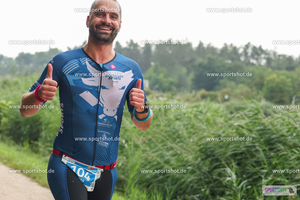 LUR_1694 | 34. M-net Erlanger Triathlon 2025 #erlangertriathlon  #mnettriathlon2025 #mnettriathlon #team #olympischedistanz #mitteldistanz #triathlon #maindonaukanal  #erlangertriathlon2025 #yourpictrs #tv1848 #tv1848erlangen  #triathlonbayern #sportinerlangen #demsportverbunden #sportshot_your_pictrs Copyright: www.sportshot.de