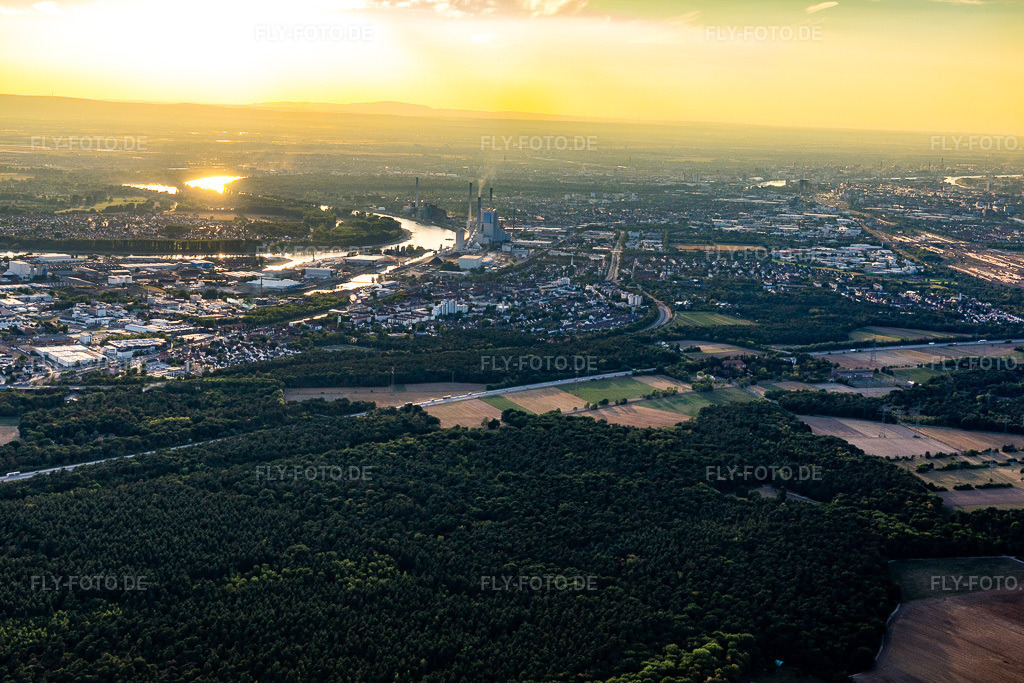 Luftbild: Rheinauhafen im Ortsteil Rheinau in Mannheim im Bundesland Baden-Württemberg in Deutschland. Foto: IMG_109356.jpg vom 30.07.2018 durch Werner Riehm/FLY-FOTO.de