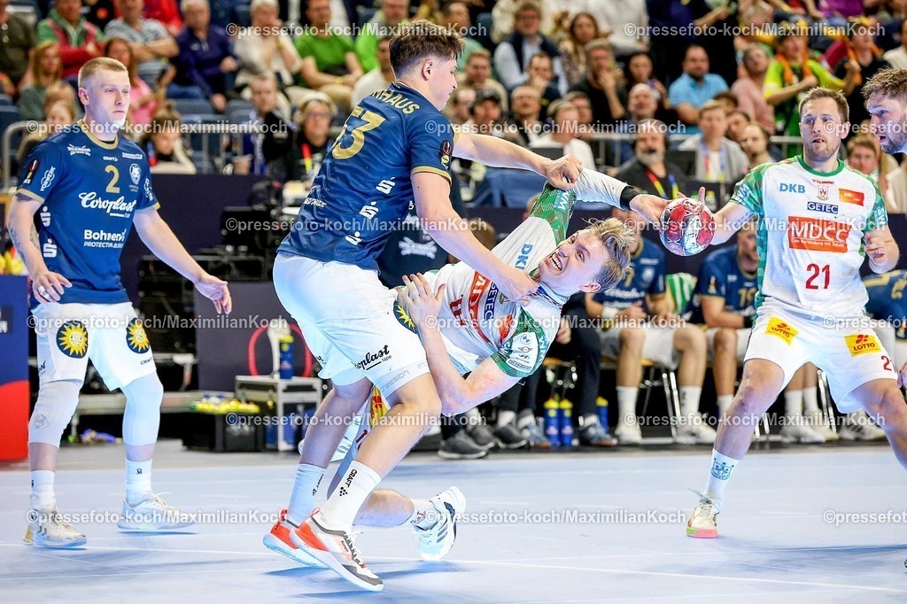 xSSCx18042602081 | 18.04.2026, xsscx, Handball, DHB-Pokal Lidl Final4, Halbfinale, Bergischer HC - SC Magdeburg, Saison 2025 / 2026 Herren, Lanxess Arena, Köln: Sören Steinhaus (Bergischer HC #53) im Zweikampf gegen Gisli Kristjansson (SC Magdeburg #10) Photo: xSandraxScherningxPressefotoKochx