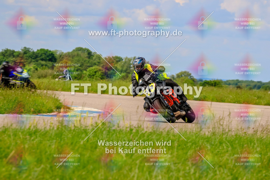 MotoTeam-1003 | Hier findet Ihr Bilder von Touristenfahrten auf der Nürburgring Nordschleife oder von anderen Veranstaltungen die ich besucht habe. Viel Spass beim Durch Schauen 