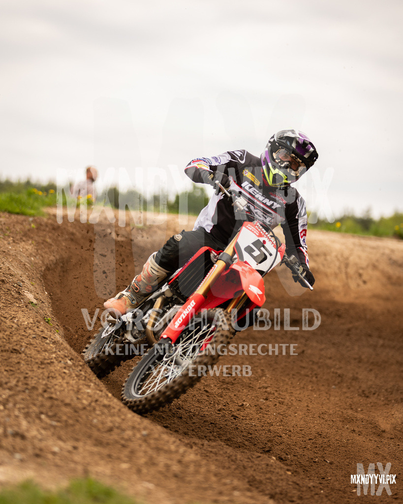 866A5716 | mxndyyvipix