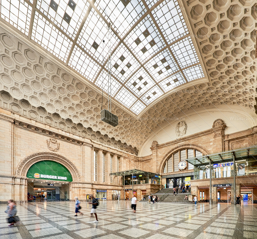 Promenaden Hauptbahnhof Leipzig Osthalle Richtung Querbahnsteig | Promenaden Hauptbahnhof Leipzig Osthalle Richtung Querbahnsteig Sommer 2024 - Realisiert mit Pictrs.com