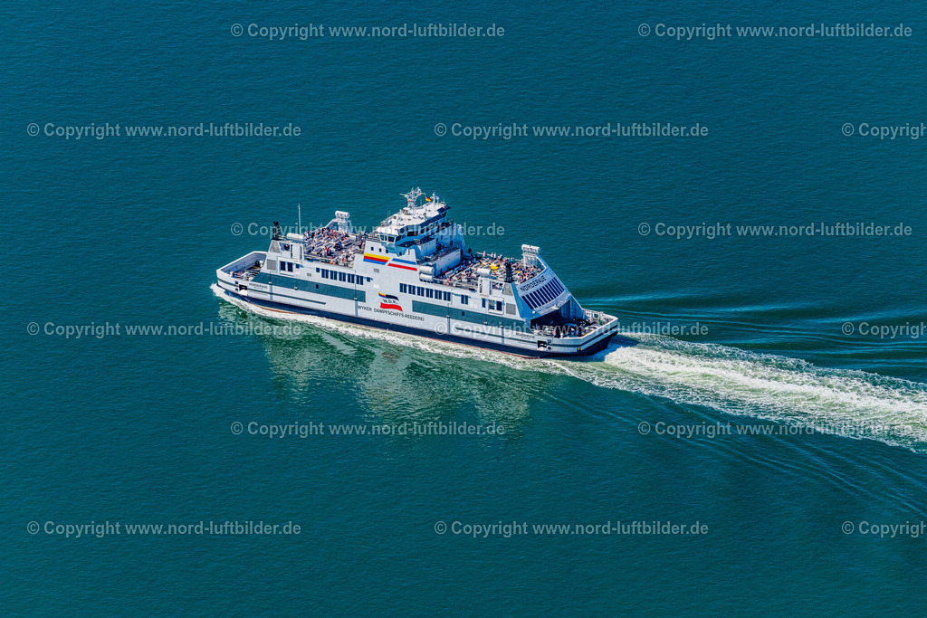 Norderaue_Wyker_Dampfschiff_Reederei_ELS_8482130822 | WITTDüN AUF AMRUM 13.08.2022 Passagier- und Fahrgast- Schiff " Norderaue " der Reederei " Wyker Dampfschiffart " in Wittdün auf Amrum im Bundesland Schleswig-Holstein, Deutschland. Weiterführende Informationen bei: Wyker Dampfschiffs-Reederei Föhr-Amrum GmbH. // Passenger ship " Norderaue " in Wittduen auf Amrum in the state Schleswig-Holstein, Germany. Further information at: Wyker Dampfschiffs-Reederei Foehr-Amrum GmbH. Foto: Martin Elsen