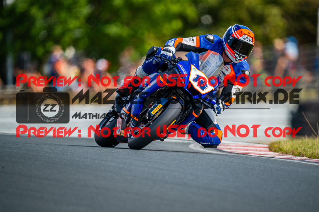 MaZZes_FotoMatrix_240726_6007705_5051 | STK