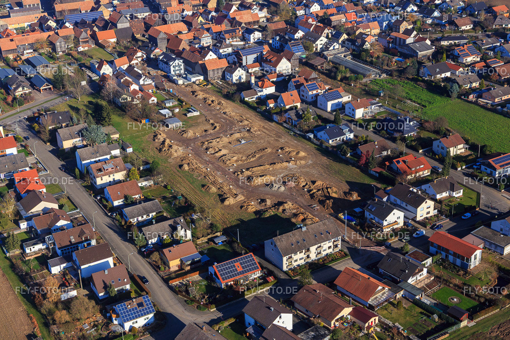 Neubaugebiet in der Ringstraße in Erschliessung | Luftbild: Neubaugebiet in der Ringstraße in Erschliessung im Ortsteil Hayna in Herxheim im Bundesland Rheinland-Pfalz in Deutschland. Foto: IMG_095886.jpg vom 03.12.2016 durch Werner Riehm/FLY-FOTO.de - Realisiert mit Pictrs.com