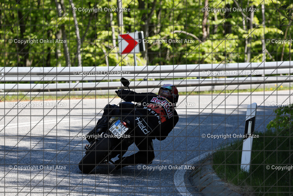 IMG_8509 | Fotograf am Kyffhäuser. Onkel Atze. Kyffhäuser Rennstrecke. Café36. Motorsportfotografie. - Realisiert mit Pictrs.com