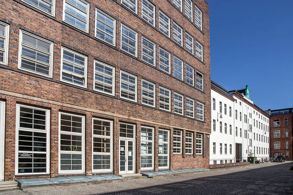 Konsumzentrale | Entdecke über 20 Kategorien Leipzig-Motive: Foto-Downloads, hochwertige Poster, Leinwand- & Fine-Art-Prints. Jetzt Lieblingsfoto im Bildlexikon Leipzig Shop bestellen!