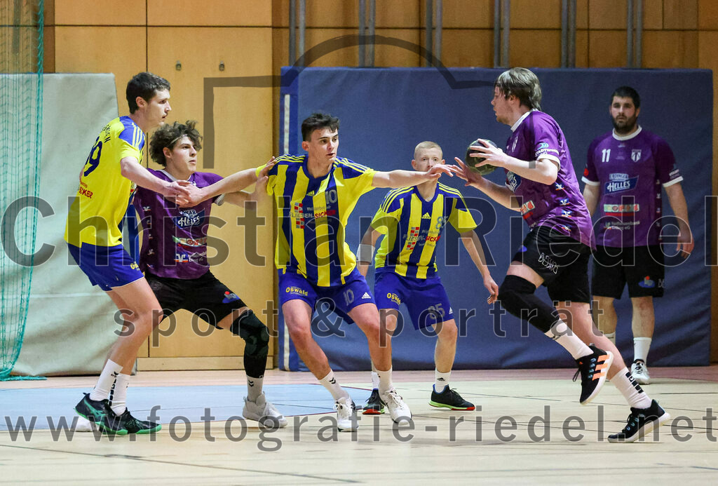 2023-03-11_028_SpVgg_Altenerding_gegen_SSG_Metten | Erding, Deutschland, 11.03.2023:
Handball, Bezirksoberliga Männer 2022 / 2023, 17. Spieltag, SpVgg Altenerding gegen SSG Metten, Endergebnis: 26:22

Patrick Sigl (SSG Metten, #99), Jakob Köhler (SpVgg Altenerding, #66), Vincent Muhr (SSG Metten, #10), Niklas Fleps (SpVgg Altenerding, #17)

Foto: Christian Riedel / fotografie-riedel.net