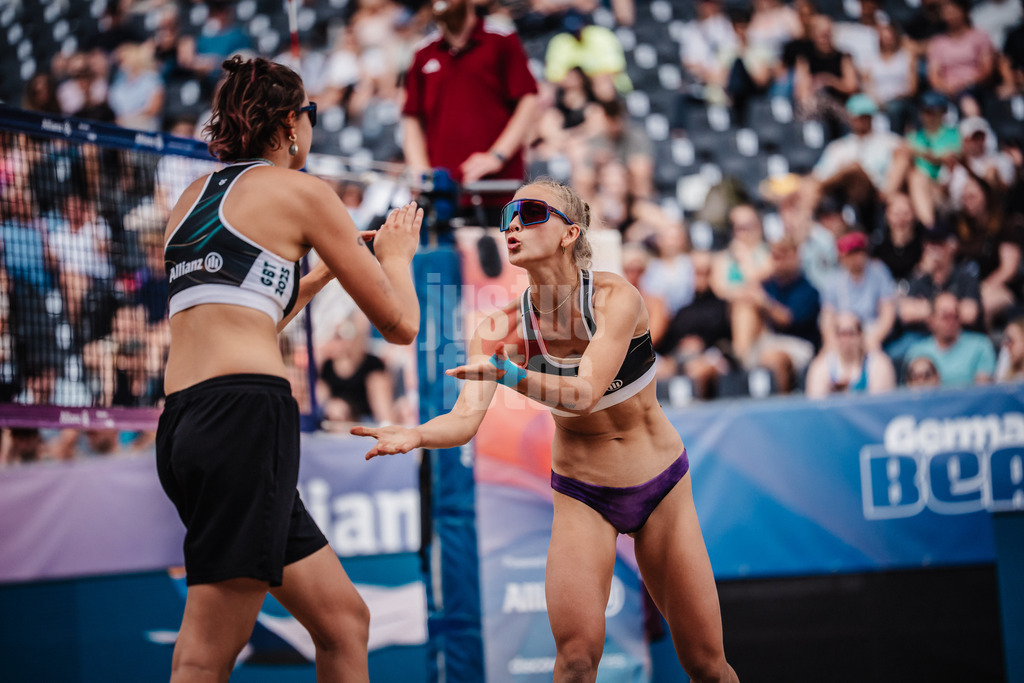 Beachvolleyball | Frauen | Deutsche Meisterschaften 2025 Timmendorfer Strand | 04.09.2025 | v.l. Janne Uhl und Paula Schürholz