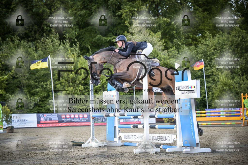 DOS_0551 | Entdecke hochwertige Reitturnierfotos von Foto Oger. Professionell, emotional und authentisch – jetzt Lieblingsmomente im Shop bestellen.Deutschlandweite Turnierfotografie. - Realisiert mit Pictrs.com