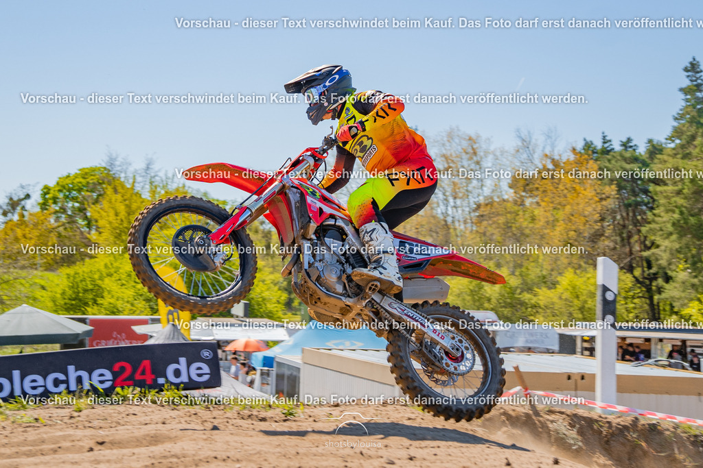 20260501_MCWriezen-2625 | Sportfotografin aus Berlin-Brandenburg mit Fokus auf Motocross. Ich halte deine sportliche Leistung und echte Emotionen auf und neben der Strecke professionell fest. Entdecke die Fotos von deinem Rennen und bestelle sie direkt hier im Shop.