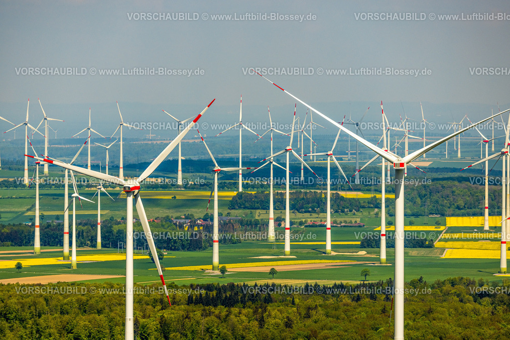 Marsberg240504336Meerhof | Luftbild, Windpark Windenergieanlagen bei Meerhof, Rapsfelder und grüne Wiesen und Felder, Fernsicht mit blauem Himmel, Meerhof, Marsberg, Sauerland, Nordrhein-Westfalen, Deutschland