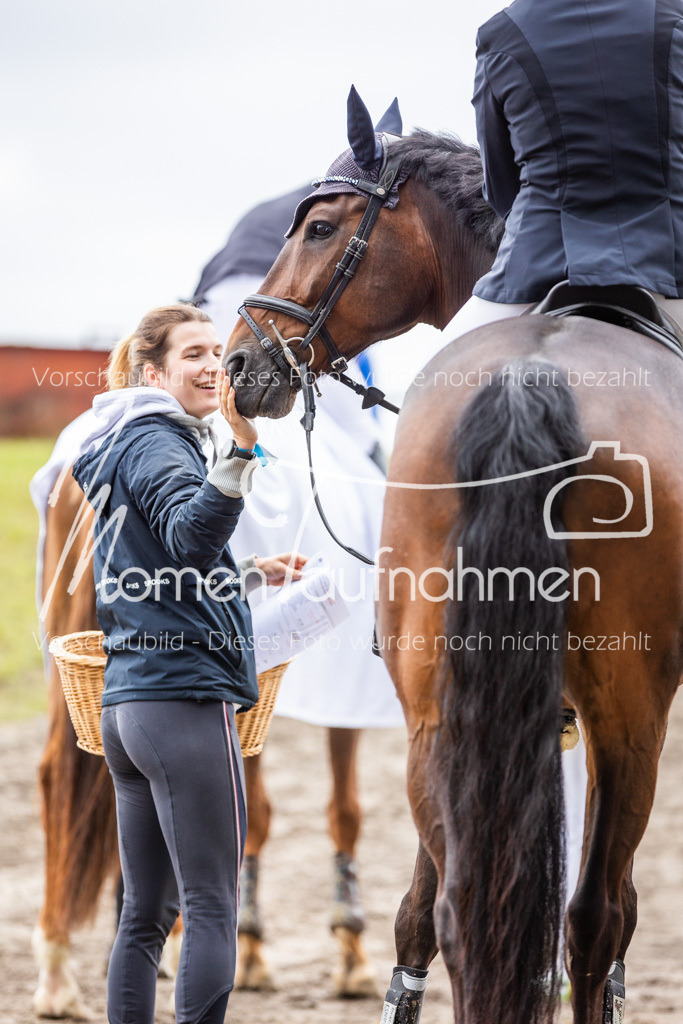 BHO-2PhSpr-M-371 | MomenTaufnahmen Pferdesportfotos