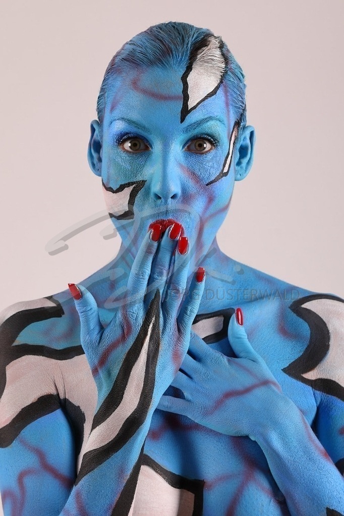 Bodypainting-LIGHTBLUE_0408 | #002 | Modell: Karo | Foto: Andreas Meier - Realisiert mit Pictrs.com