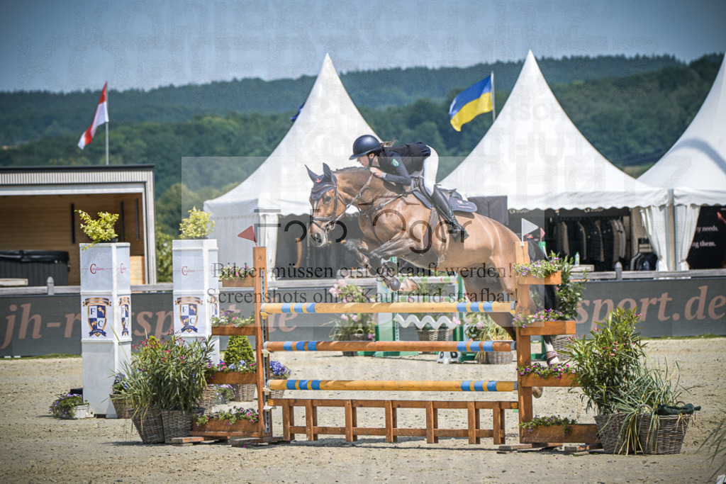DOS_3663 | Entdecke hochwertige Reitturnierfotos von Foto Oger. Professionell, emotional und authentisch – jetzt Lieblingsmomente im Shop bestellen.Deutschlandweite Turnierfotografie. - Realisiert mit Pictrs.com