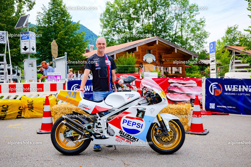 P1014577 | Erleben Sie atemberaubende, hochqualitative Fotos Ihrer Fahrt entlang der malerischen Alpenstraßen. Besuchen Sie alpineshots.com, um professionelle Aufnahmen Ihrer unvergesslichen Reise zu finden und zu kaufen - Realisiert mit Pictrs.com