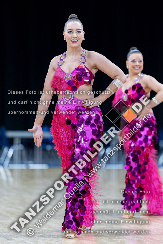 20240310-00680 | Hier finden Sie Tanz Bilder vom Latein und Standard Formationen tanzen. Sportbilder vom Tanzsport. Schöne Fotos und von Weltmeisterschaft, Europameisterschaft, Bundesliga, Regionalliga, Oberliga und Landesliga sowie von GOC Stuttgart, DanceComp, WM Bremen