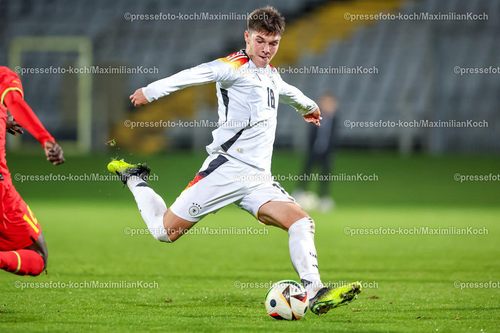 WUP14102402144 | 14.10.2024, Fußball, U20 Länderspiel Deutschland - Ghana, Stadion am Zoo, Wuppertal, Saison 2024 2025: Mert Kömür (GER #18)