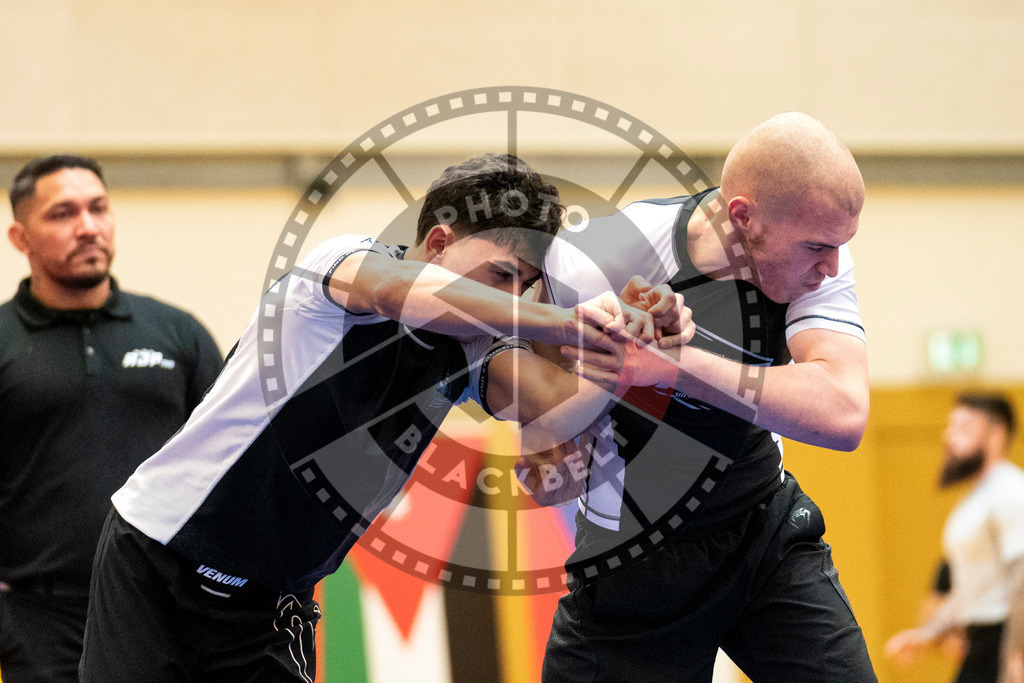 20231118PBB13441 | Fighters compete during the AJP Tour 600 Frankfurt Championship in Frankfurt/Main, Germany, on November 18, 2023.